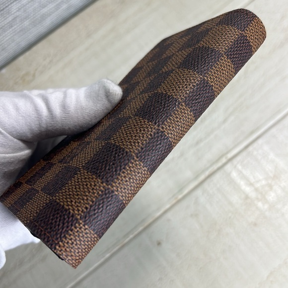Louis Vuitton Damier Porte Monnaie Bifold Wallet - Picture 13 of 16